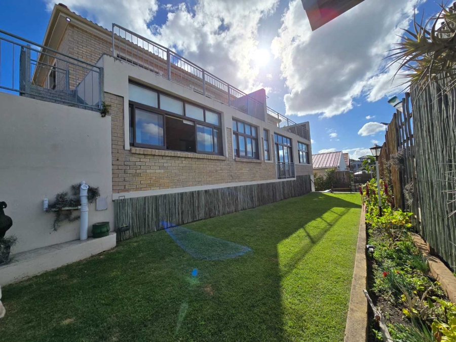 4 Bedroom Property for Sale in Stilbaai Wes Western Cape